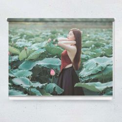 Ρόλερ με ψηφιακή εκτύπωση Κοπέλα σε λιβάδι με λουλούδια